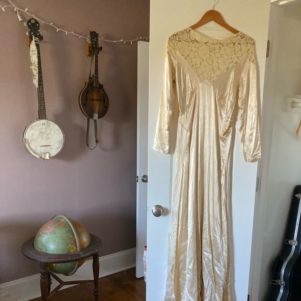 VINTAGE 1930’s silk champagne wedding dress with lace!
